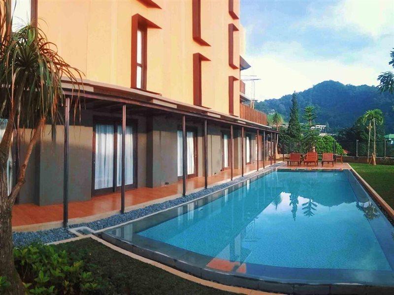Готель Grand Metro Puncak Cibodas Екстер'єр фото