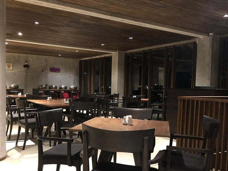 Готель Grand Metro Puncak Cibodas Екстер'єр фото